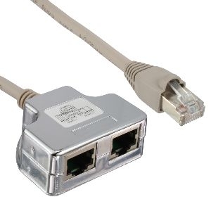 InLine® Cat.5e T-Adapter (Port-Doppler), RJ45 Stecker an 2x RJ45 Buchse 0,15m 69995